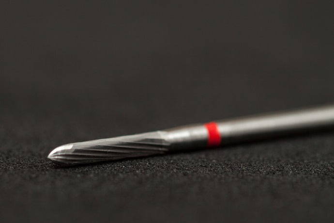 Инструмент твердосплавный, финир, параллельный покатый уступ, торпеда, 8-12 режущих граней, H283, Komet Dental