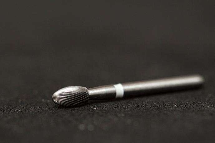 Инструмент твердосплавный, финир, яйцо, сверхтонкий размер зерна, 30 режущих граней, H379UF, Komet Dental