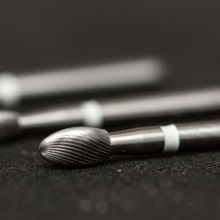 Инструмент твердосплавный, финир, яйцо, сверхтонкий размер зерна, 30 режущих граней, H379UF, Komet Dental