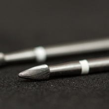 Инструмент твердосплавный, финир, граната, сверхтонкий размер зерна, 30 режущих граней, H390UF, Komet Dental