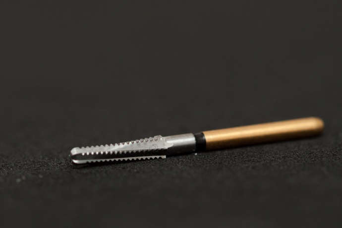 Инструмент твердосплавный для обработки титана, конический плечевой уступ, закругленная кромка, H847KRG, Komet Dental